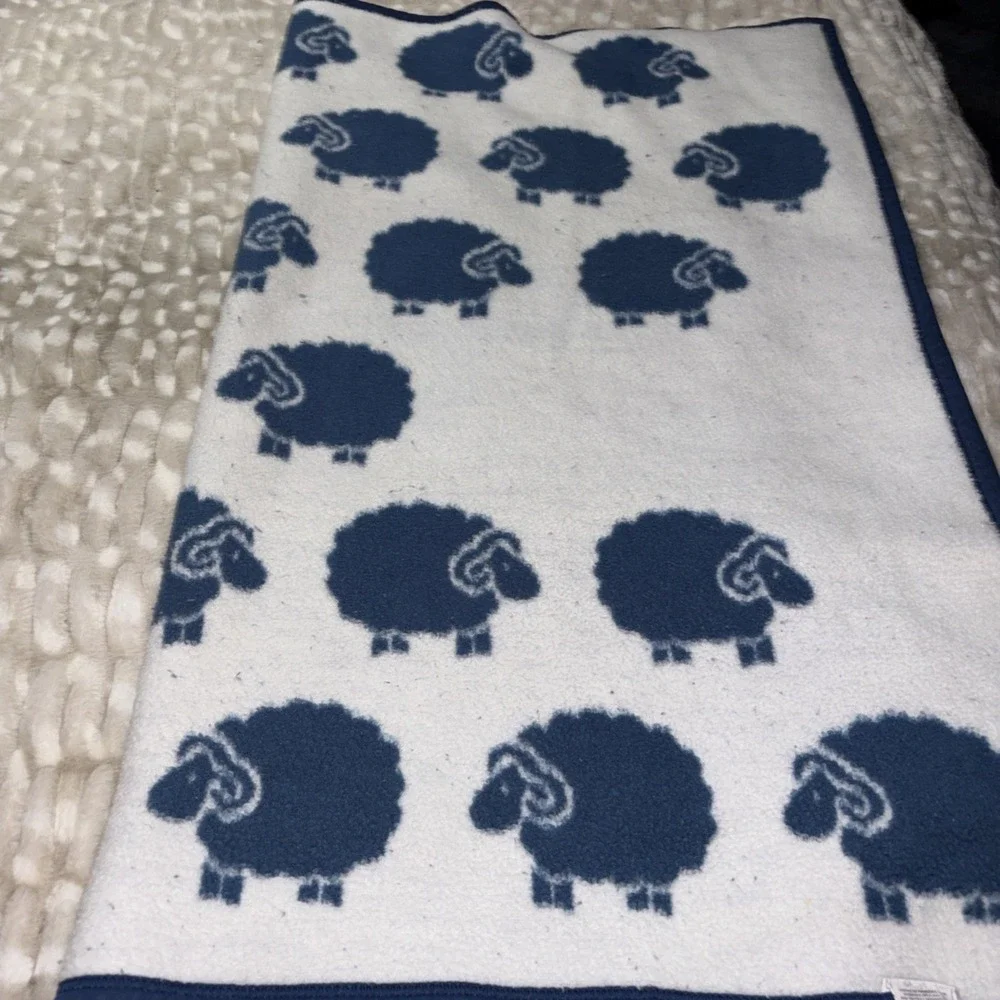 VTG BIEDERLACK BLANKET SHEEP REVERSABLE BLUE WHITE LAMB SMALL THROW 45 X 53